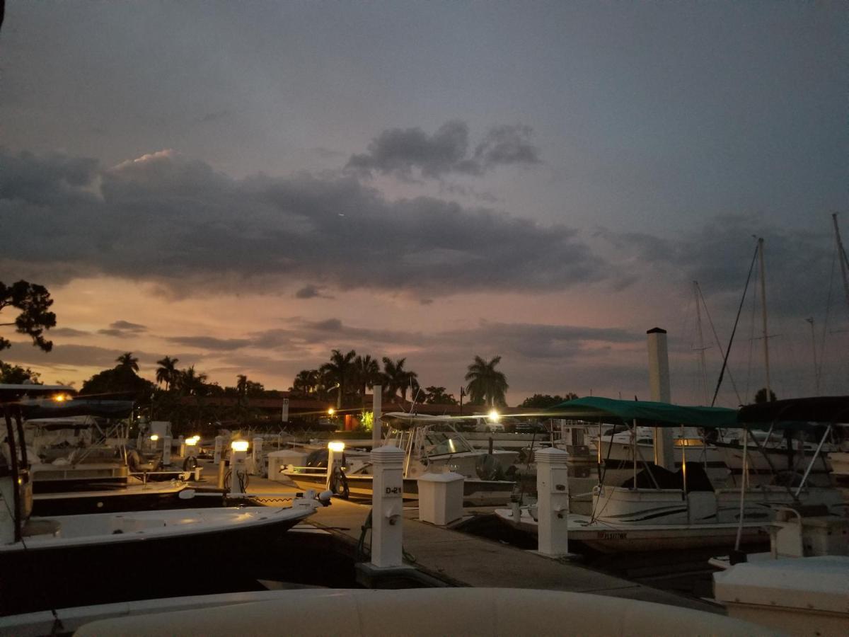 Marina Getaway On The Water! Apartment North North Naples Екстериор снимка