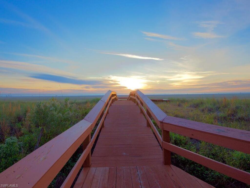 Marina Getaway On The Water! Apartment North North Naples Екстериор снимка