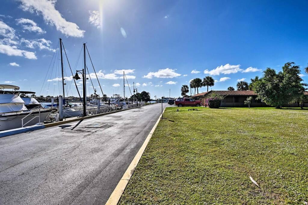 Marina Getaway On The Water! Apartment North North Naples Екстериор снимка