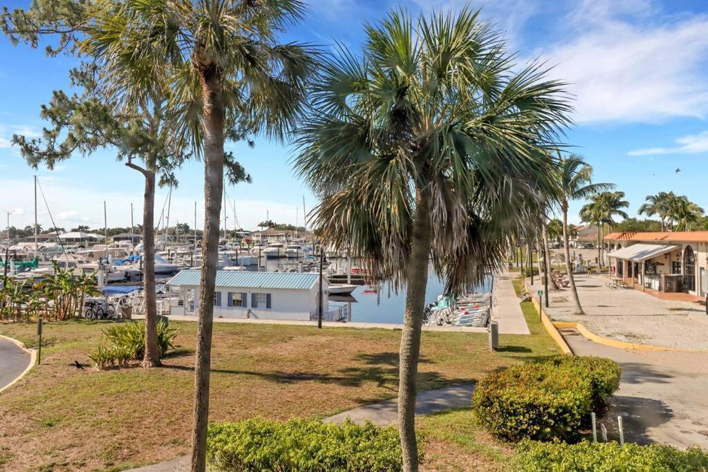 Marina Getaway On The Water! Apartment North North Naples Екстериор снимка